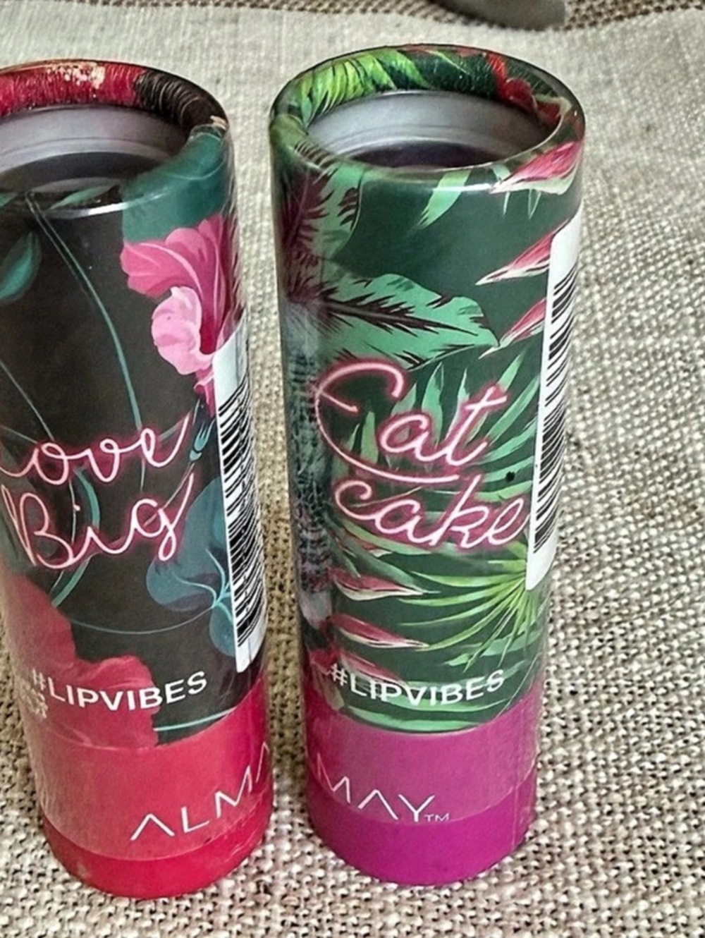 Almay Lip Vibes Lipstick Love Bug & Cat Call